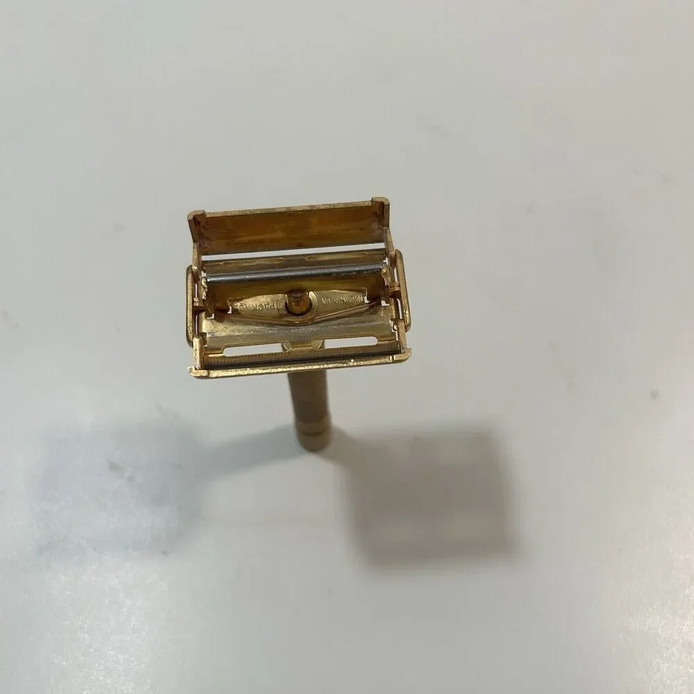 Gillette vintage gold